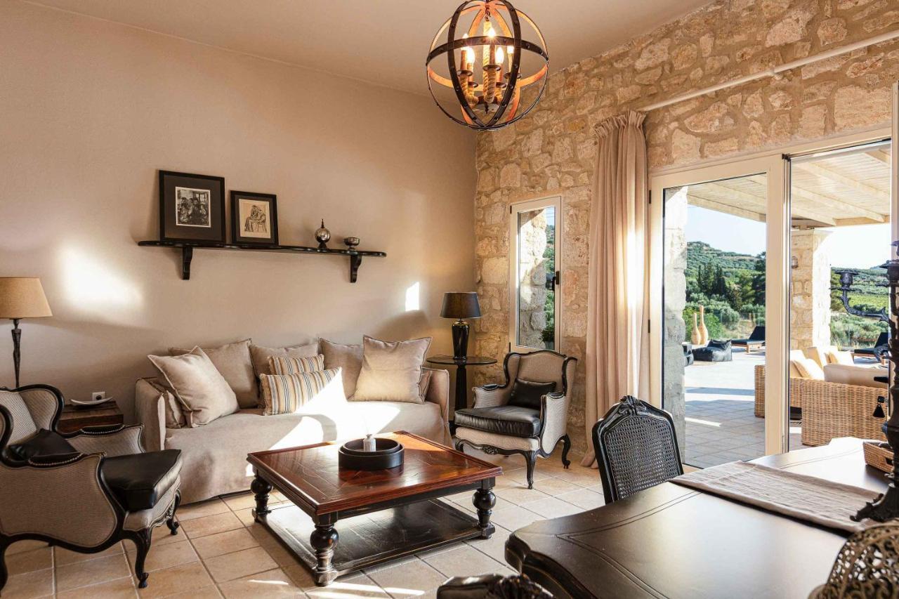 Villa Mantilari Wine Estate 7 Apartments 2 Private Pools 1 Heated Tennis Court Fitness Center อาร์คันส์ ภายนอก รูปภาพ